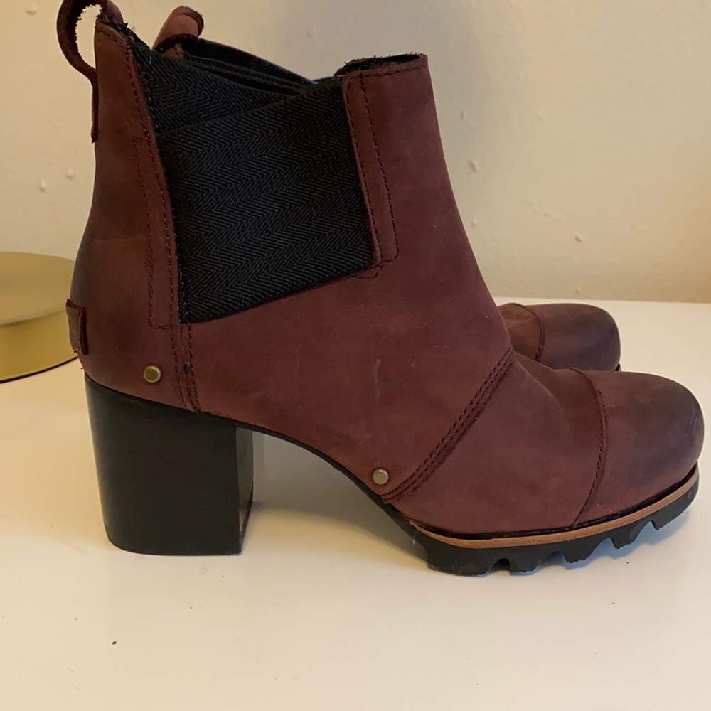 Burgandy Sorel Cattail